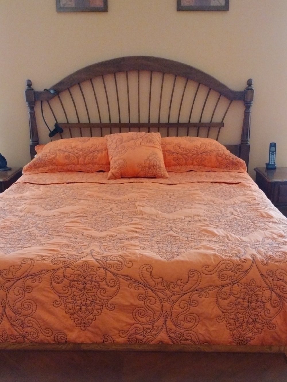 Embroidered Damask Bedspread Set